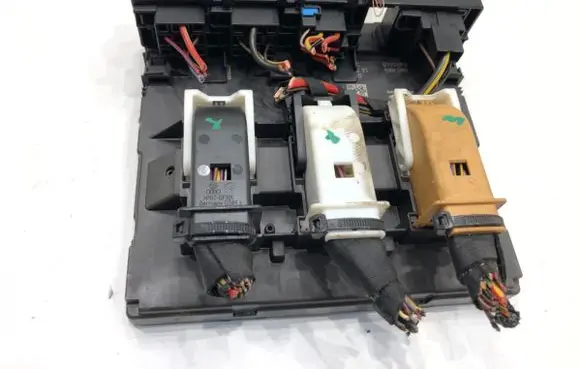 Volkswagen PASSAT B7 Central body control module 3AA937087H