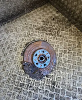 Skoda Octavia Mk2 (1Z) Front wheel hub