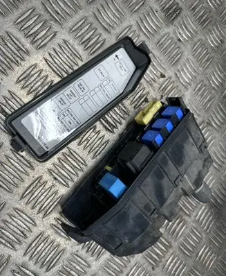 Nissan Qashqai Fuse module 243135720A