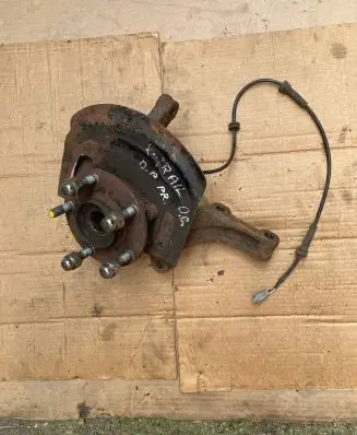 Front wheel hub