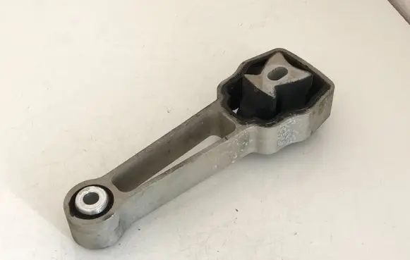 Volvo V70 Engine mount bracket 6G926P082GC 30680474