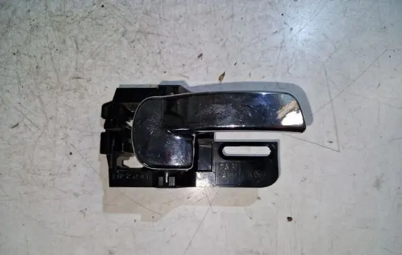 Nissan Qashqai Front door interior handle 80670