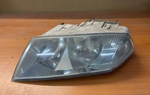 Skoda Octavia Mk2 (1Z) Headlight/headlamp
