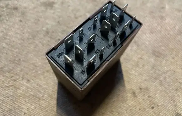Audi TT Mk1 Other relay 431951253H