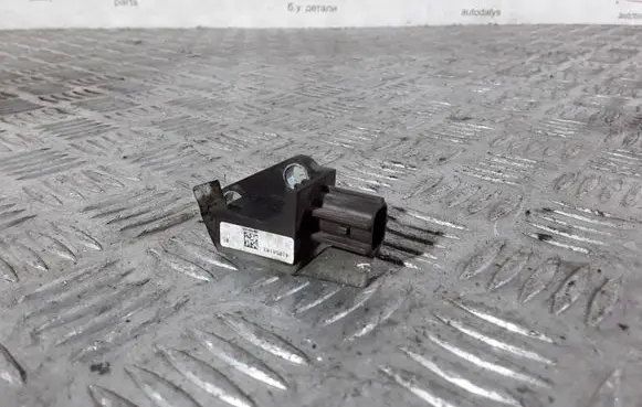 Volkswagen PASSAT B6 Airbag deployment crash/impact sensor 3C0909606