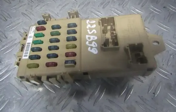 Subaru Legacy Fuse box set 990519