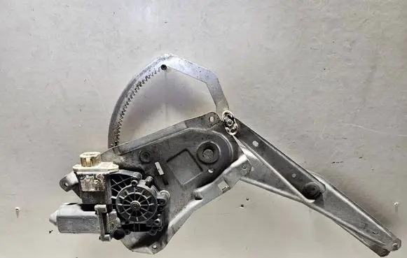Opel Omega B1 Front door window regulator with motor 90520245 0536000301 193800202