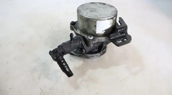 Renault Megane III Vacuum pump