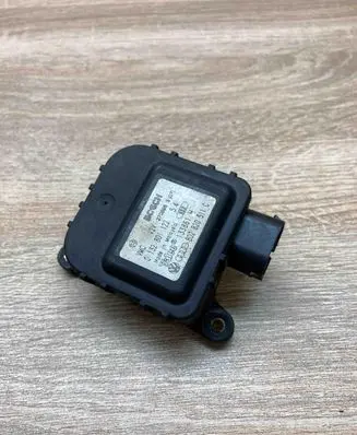 Audi A3 S3 8L Air flap motor/actuator 8D2820511C 0132801122
