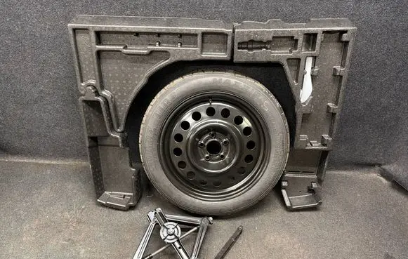 Ford Escape IV R17 spare wheel LJ6C17A078AC EM2C17035AB EM2C17035