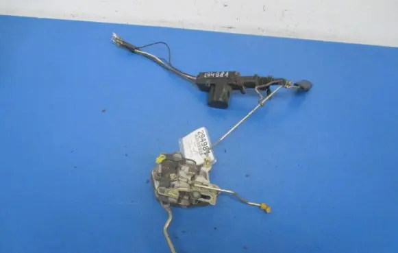 Hyundai H200 Front door lock