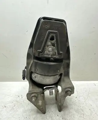 Citroen C5 Engine mount bracket
