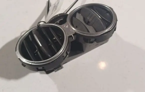 Volkswagen Golf Plus Dash center air vent grill 5M0819061