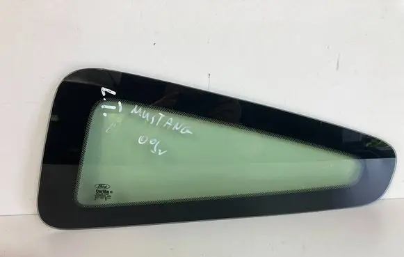Ford Mustang V Rear side window