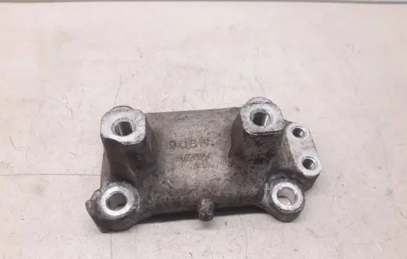 Honda Civic Engine mounting bracket