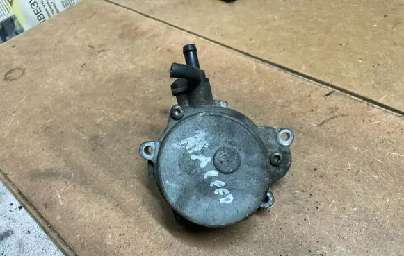 KIA Ceed Vacuum pump 288102A101