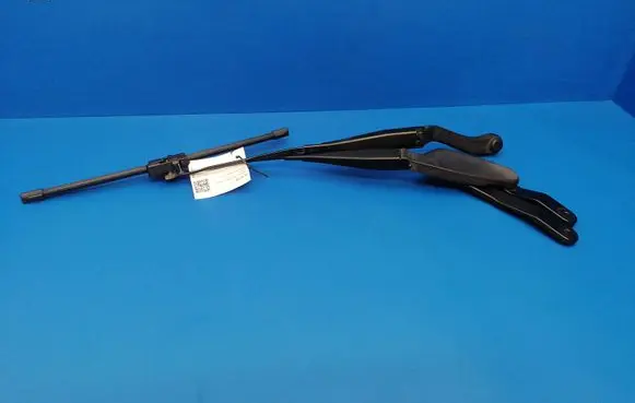 Front wiper blade arm