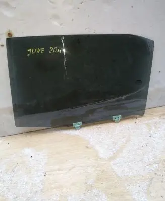Nissan Juke II F16 Rear door window glass