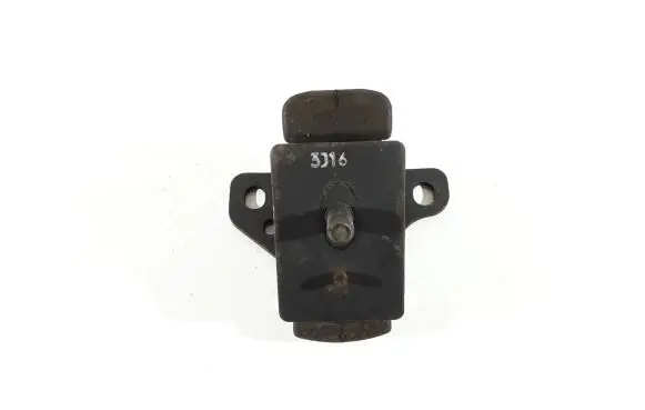 KIA Sorento Engine mount bracket 218123E150