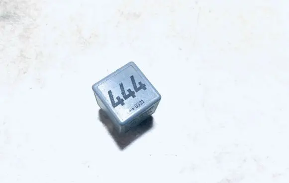 Porsche Cayenne (9PA) Other relay 1j0927841 v23134a52x400