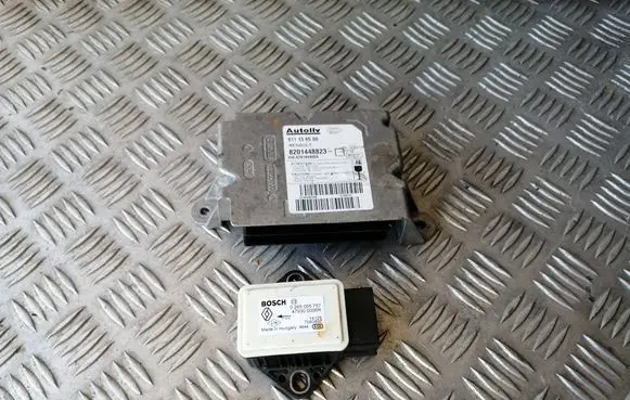 Renault Master III Airbag control unit/module 8201448823 628184800A 611136500