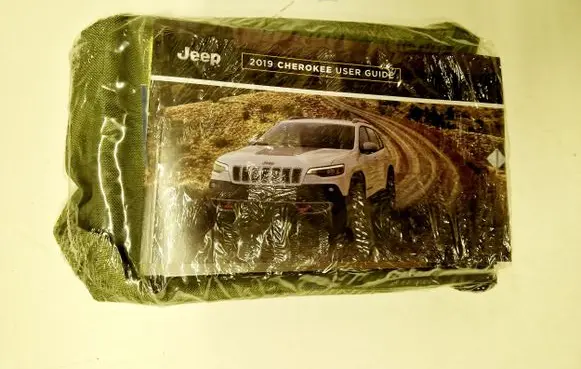 Jeep Cherokee Owners service history hand book P68448597AA 68448597AA