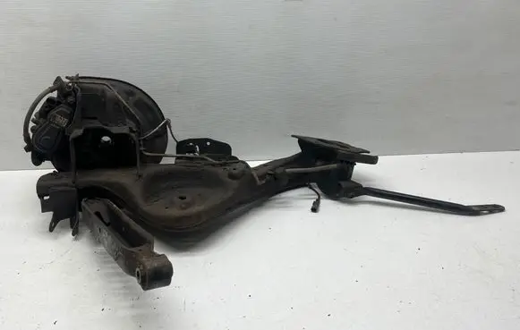 Nissan X-Trail T32 Rear wheel hub spindle/knuckle 