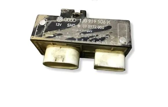 Volkswagen Golf IV Coolant fan relay 1J0919506K 898972000
