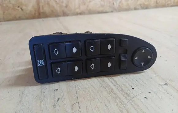 BMW 5 E39 Electric window control switch 6904339 580405