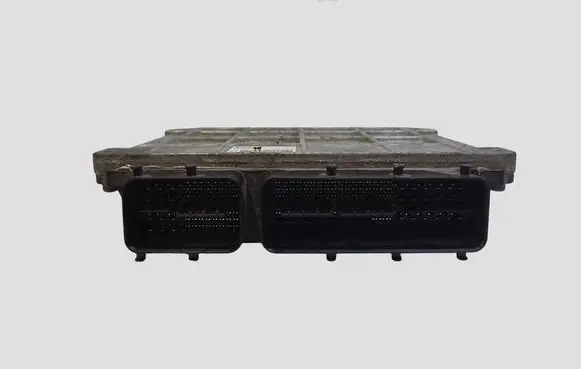 Toyota Avensis T270 Engine control unit/module 8966105D21 MB2759001440