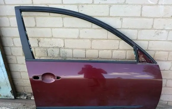 Nissan Primera Front door