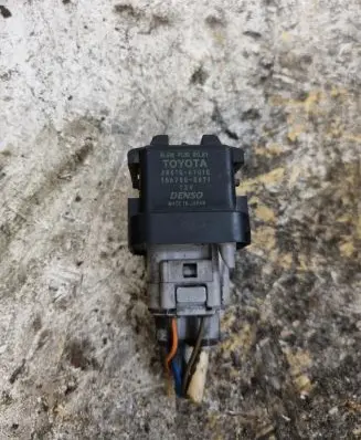 Toyota Avensis T250 Glow plug pre-heat relay 2861067010