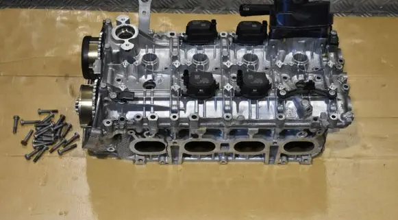 Porsche Cayenne (9Y0 9Y3) Engine head 