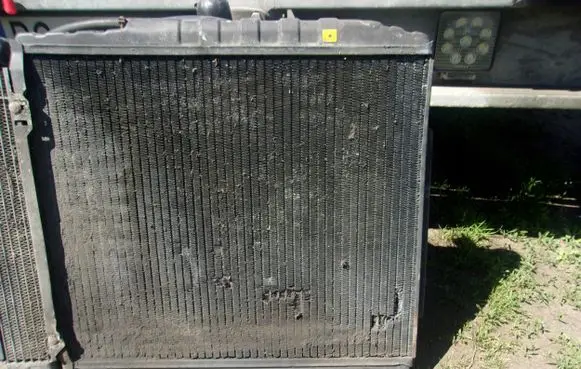 Mercedes-Benz 280 450 W116 Coolant radiator 1165011801