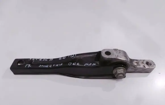 Gearbox mounting bracket