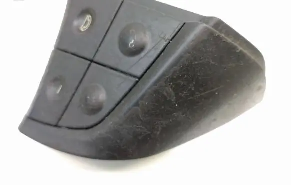 Steering wheel buttons/switches