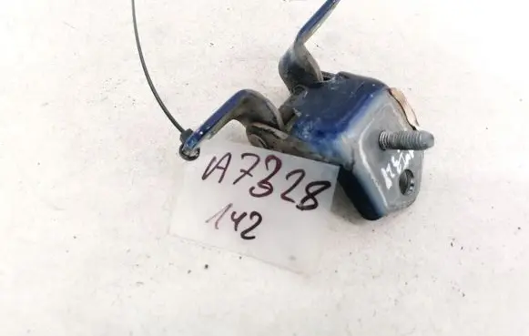 Mazda 3 I Tailgate/trunk/boot hinge