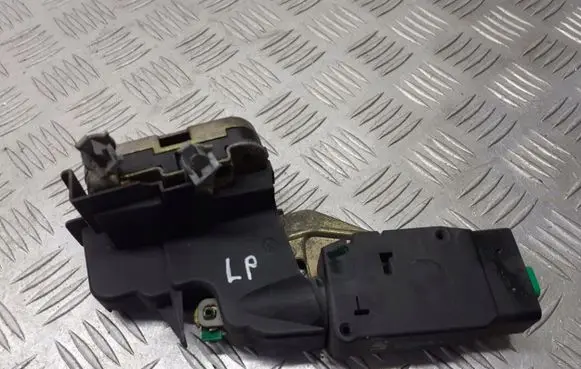Volvo S40, V40 Front door lock
