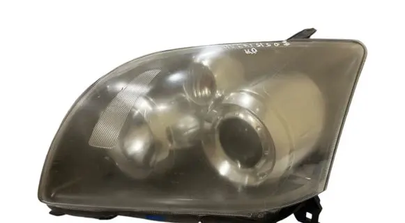 Toyota Avensis T250 Headlight/headlamp 35109