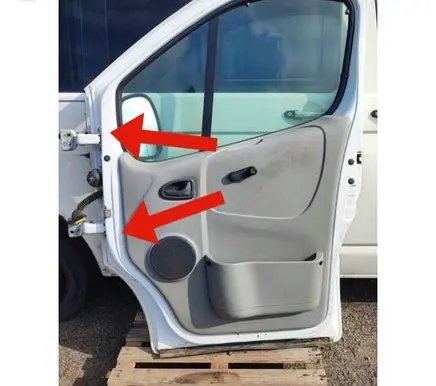 Opel Vivaro Front door hinge set 311772J GM66380