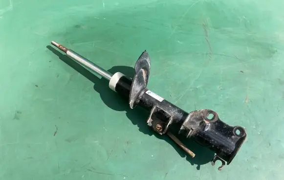 Mercedes-Benz Vito Viano W639 Front shock absorber/damper 051700314396 311645
