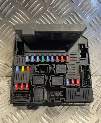 Nissan Qashqai Fuse module 519136329