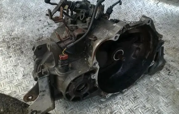Manual 5 speed gearbox