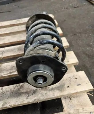 Volkswagen PASSAT B6 Front shock absorber with coil spring T913112