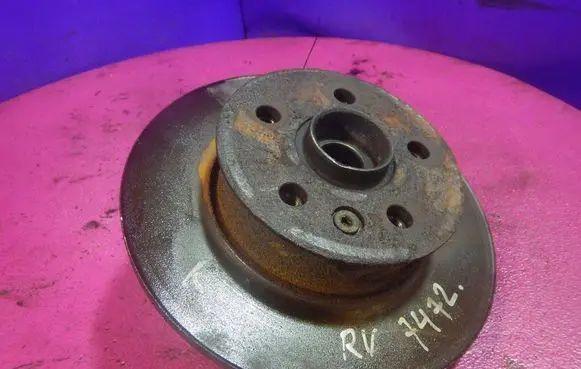Volkswagen Transporter - Caravelle T4 Front wheel hub spindle knuckle 