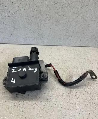 BMW 5 E60 E61 Glow plug pre-heat relay 0522120703 0006931038
