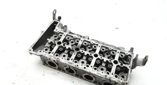 BMW 3 E90 E91 Engine head 7797678