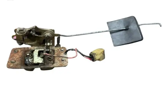 Loading door lock
