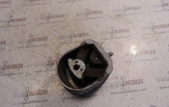 Mercedes-Benz B W245 Engine mount bracket A1692401417