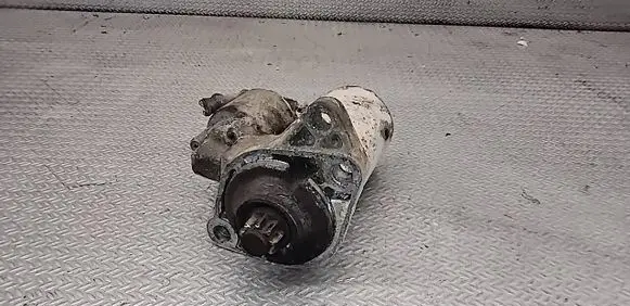 Volkswagen Golf IV Starter motor 